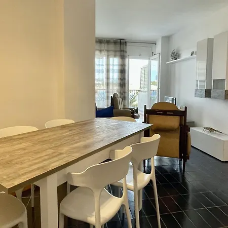 In Lescala With Terrace Appartement *